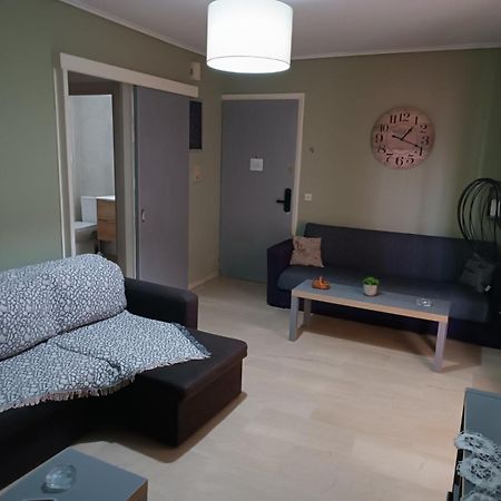 Comfortable Beachfront Apartment ลูตรากี ภายนอก รูปภาพ