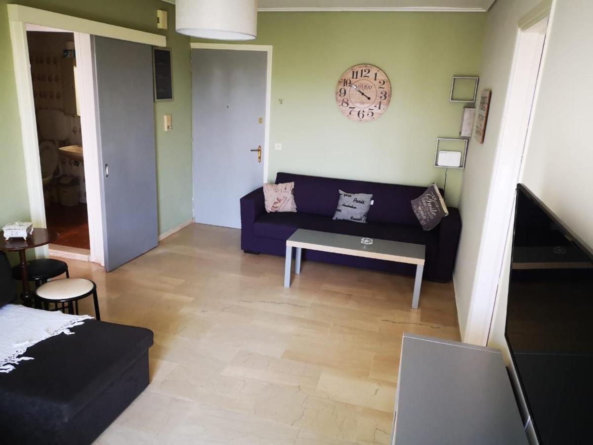 Comfortable Beachfront Apartment ลูตรากี ภายนอก รูปภาพ