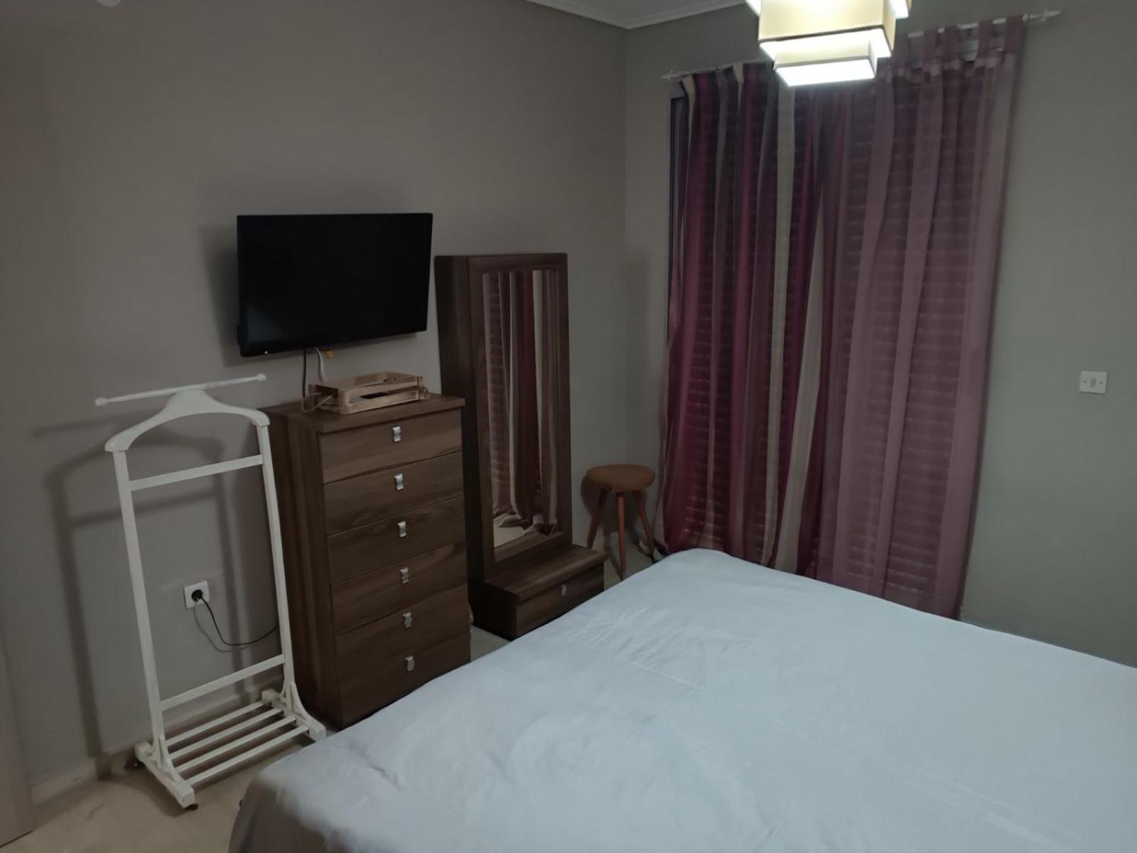Comfortable Beachfront Apartment ลูตรากี ภายนอก รูปภาพ