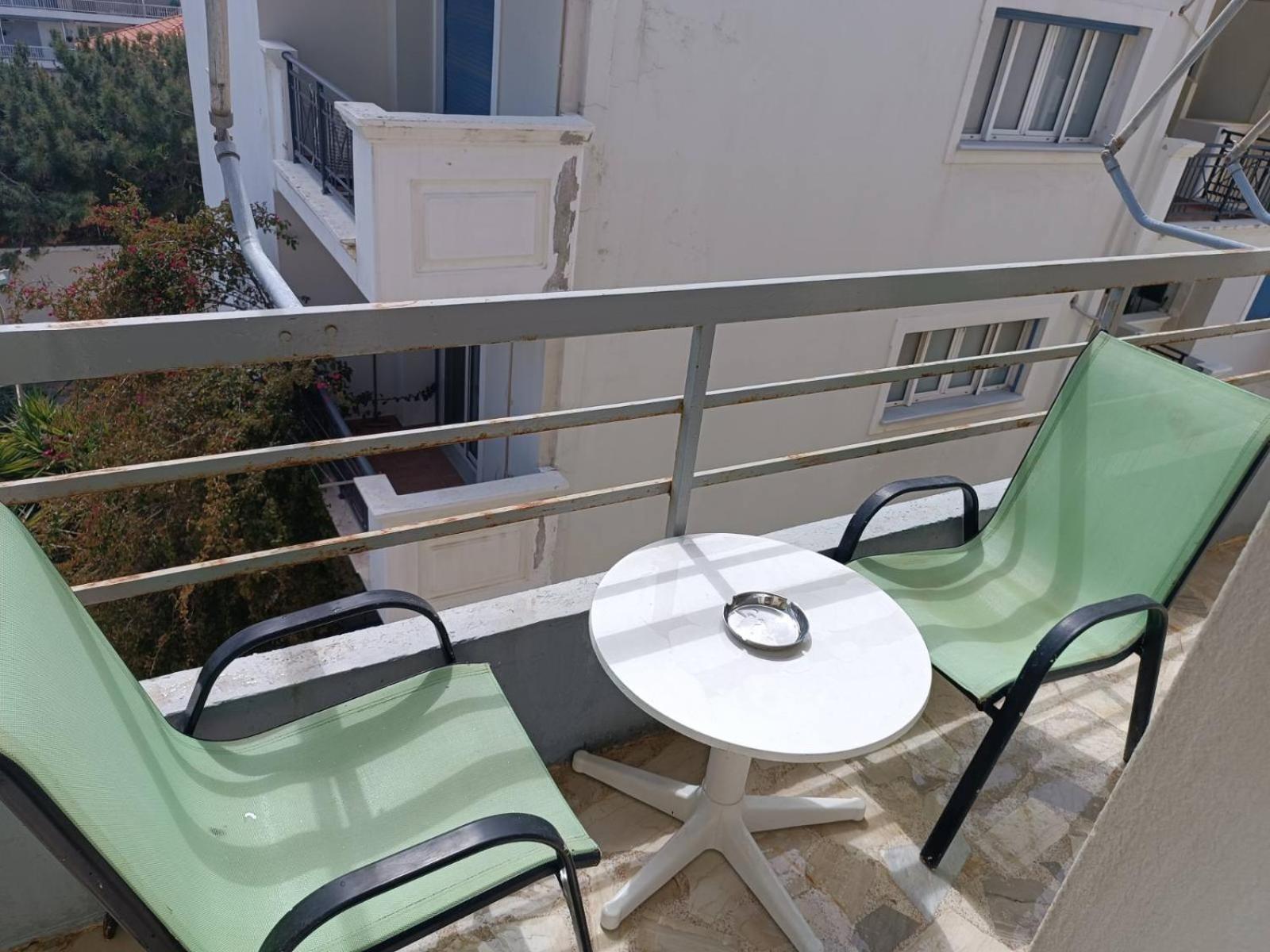 Comfortable Beachfront Apartment ลูตรากี ภายนอก รูปภาพ