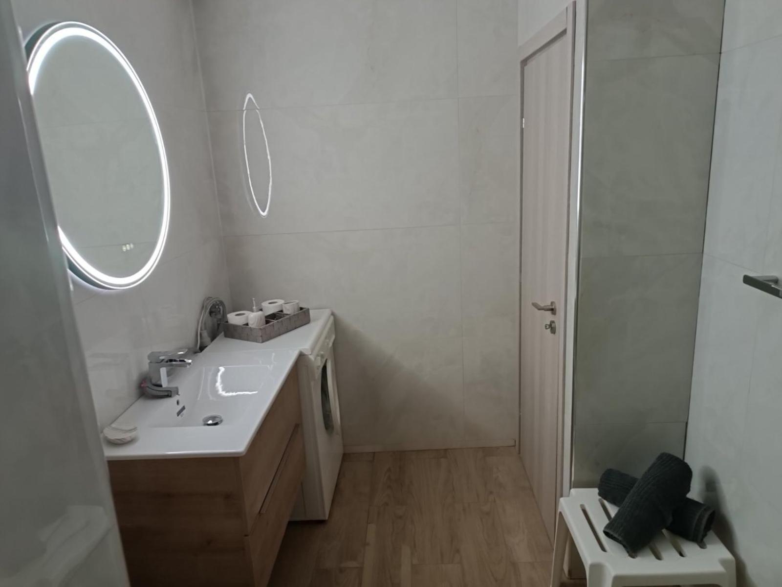 Comfortable Beachfront Apartment ลูตรากี ภายนอก รูปภาพ